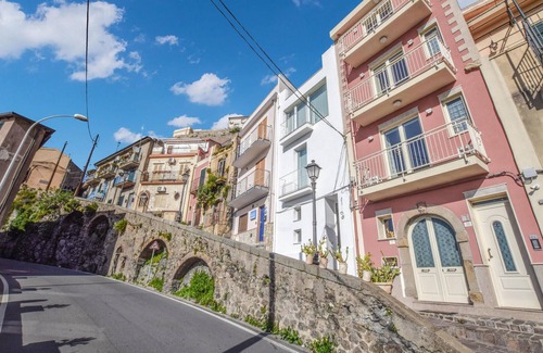 Scilla House | Gorgeous home in Scilla with WiFi
