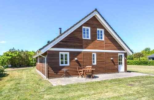 Ringkøbing-Skjern Municipality House | Gorgeous home in Skjern with kitchen