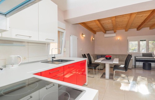 Dol House | Gorgeous home in Stari Grad with WiFi