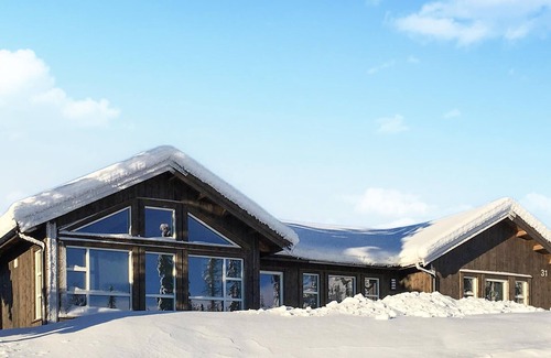 Svingvoll House | Gorgeous home in Svingvoll with WiFi