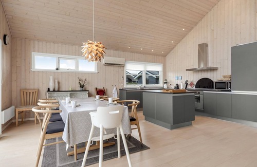 Skaven Strand House | Gorgeous home in Tarm with WiFi