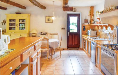 Tregunc House | Gorgeous Home In Trégunc With Kitchen