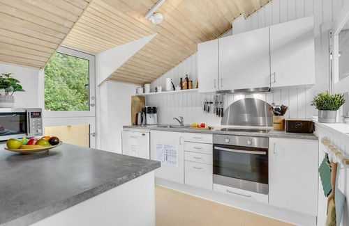 Tranekaer House | Gorgeous home in Tranekær with kitchen