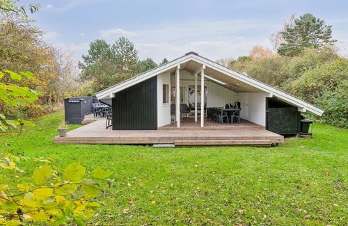 Tranekaer House | Gorgeous home in Tranekær with kitchen