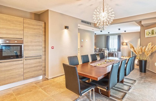 Heki House | Gorgeous home in Trosti with jacuzzi