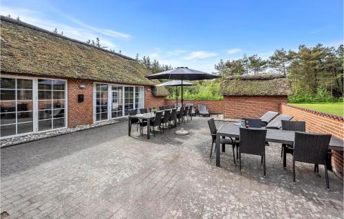 Øhuse House | Gorgeous Home In Ulfborg With Kitchen