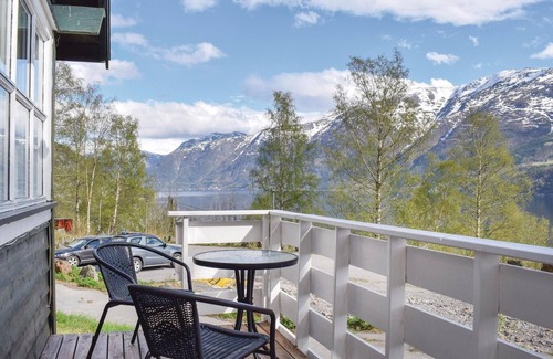 Vallavik House | Gorgeous home in Vallavik with WiFi