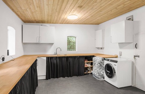 Graerup House | Gorgeous home in Varde with kitchen