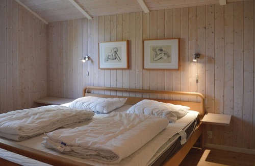 Holloselund House | Gorgeous home in Vejby with WiFi