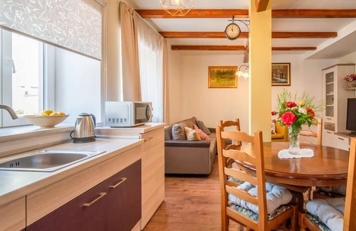 Veli Brgud House | Gorgeous home in Veli Brgud with WiFi