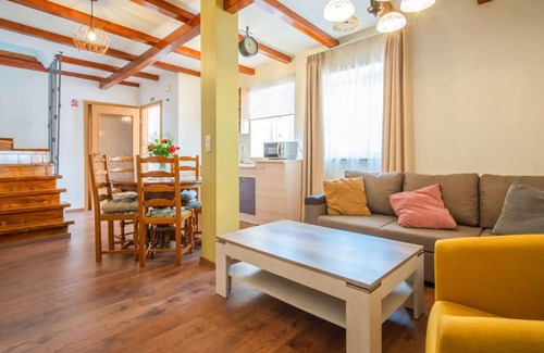 Veli Brgud House | Gorgeous home in Veli Brgud with WiFi