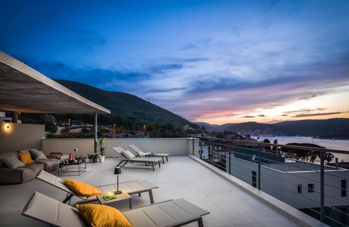 Vis House | Gorgeous home in Vis with sauna