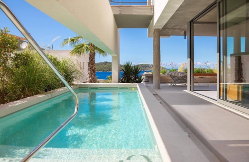 Vis House | Gorgeous home in Vis with sauna