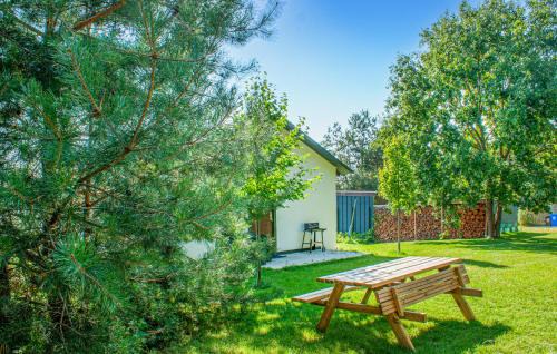 gmina Wolin House | Gorgeous Home In Wolin With Kitchen