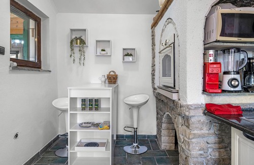 Zirje House | Gorgeous home in Zirje with WiFi