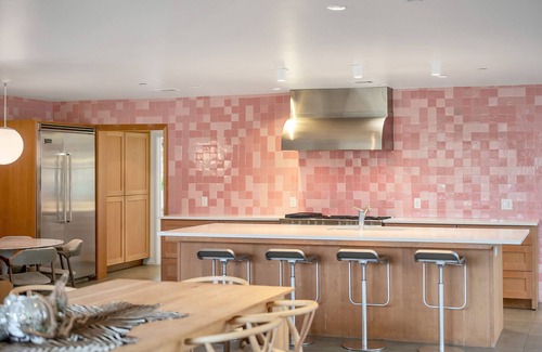 Old Enfield House | Gorgeous Home & Pool + Close to DT - Windsor Place