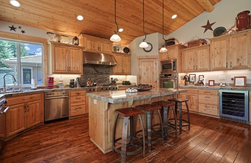 Sunriver House | Gorgeous! Hot Tub, Theater Room, Golf Course, A/C, SHARC Passes, Bikes