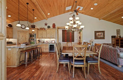 Sunriver House | Gorgeous! Hot Tub, Theater Room, Golf Course, A/C, SHARC Passes, Bikes