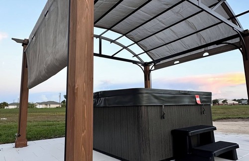 LaBelle House | Gorgeous Jacuzzi home in Labelle
