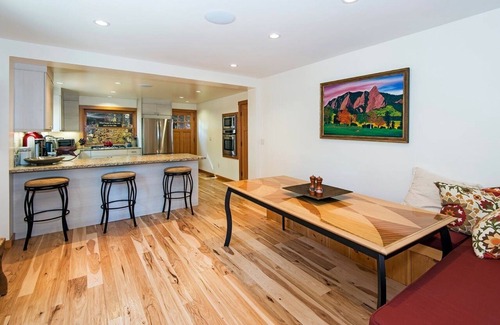Tahoe Pines House | Gorgeous Knotty Pine Home on Westshore. Walk to Beach/Pier Access