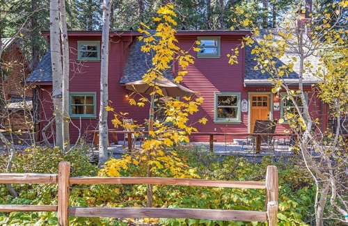 Tahoe Pines House | Gorgeous Knotty Pine Home on Westshore. Walk to Beach/Pier Access