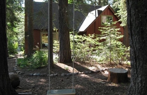 Tahoe Pines House | Gorgeous Knotty Pine Home on Westshore. Walk to Beach/Pier Access