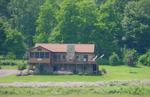 Alpine Lake House | Gorgeous Lake Front Resort Home at Alpine Lake