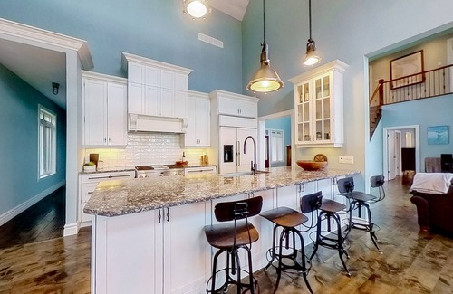 Port Elgin House | Gorgeous Lake Huron home with beach access, kayak, & fireplace - dog-friendly