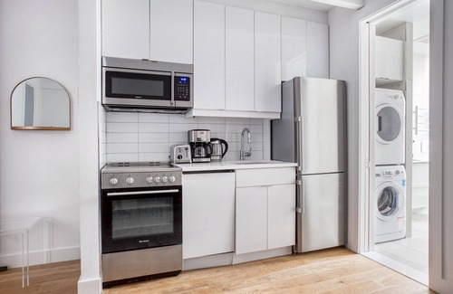 Bowery Apartment | Gorgeous LES 2BR w/W/D, walk to SoHo & Nolita, by Blueground