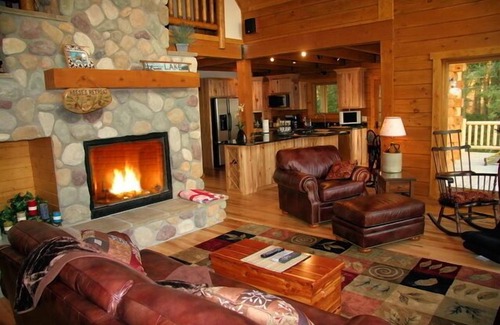Waupaca House | Gorgeous Log & Glass Home On Large Sunny Waterfront Lot, Waupaca Chain O' Lakes