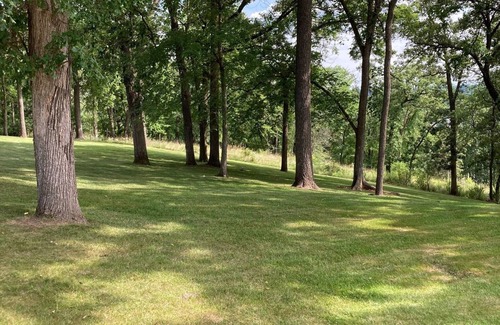 Independence House | Gorgeous Log Home featuring 8-person outdoor HOT TUB-available year round.