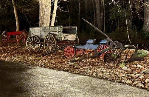 Martinsville Cabin | Gorgeous Luxury Cabin with Private Horse Stalls & Over 20 miles of trails