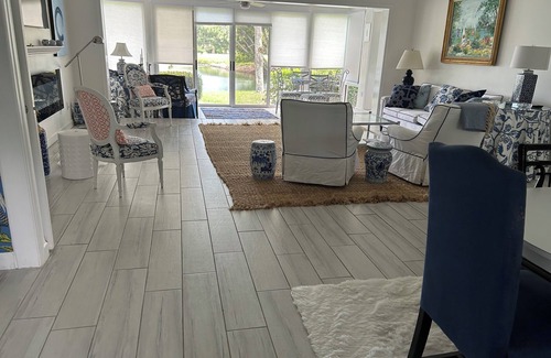 South Beach Condo | Gorgeous luxury cottage/condo with cozy vibes close to beach
