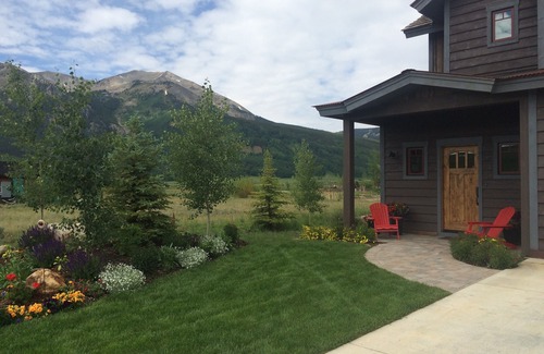 Crested Butte House | Gorgeous Luxury Home Sits Lakeside Amid The Breathtaking Elk Mt