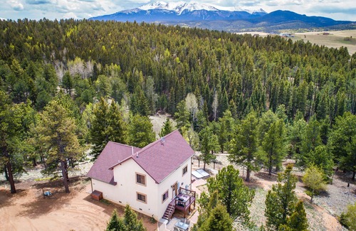 Woodland Park House | Gorgeous Mountain Cabin on 35 acres! Hot-tub & Spectacular views of Pikes Peak!