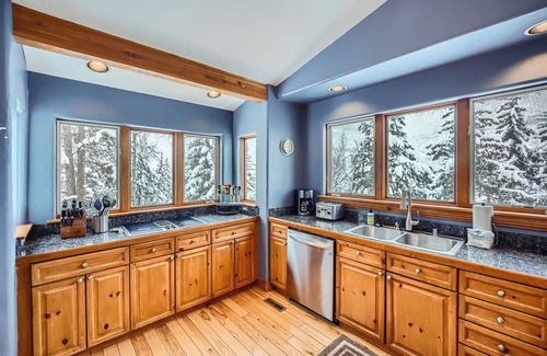 Vail House | Gorgeous Mountain Home Just Minutes drive to the Slopes