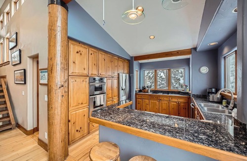 Vail House | Gorgeous Mountain Home Just Minutes drive to the Slopes