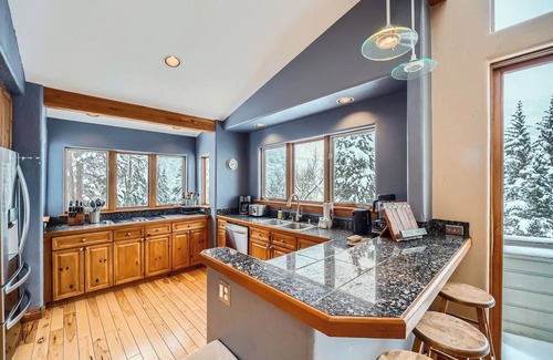 Vail House | Gorgeous Mountain Home Just Minutes drive to the Slopes