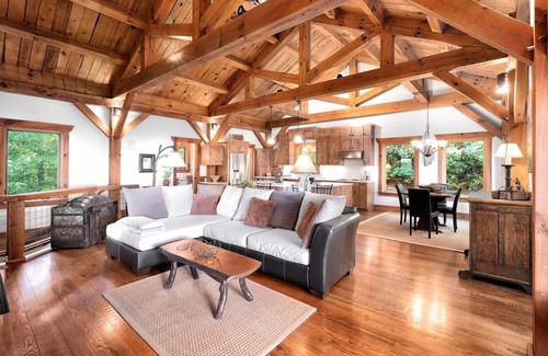 Grace Cabin | Gorgeous Mountain Home 10 min to Downtown Asheville - Couples Retreat