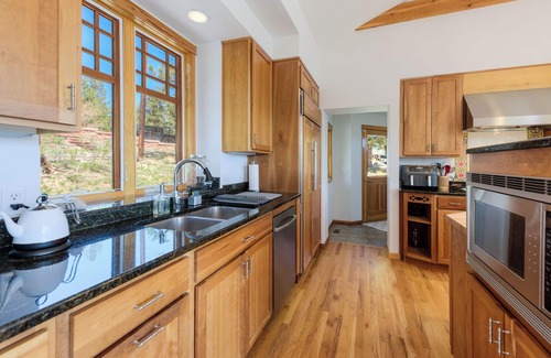 Boulder House | Gorgeous Mountain Home with Amazing Lake/Mountain Views
