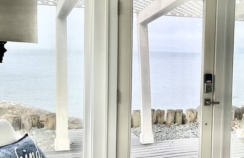 Oak Harbor Cabin | Gorgeous, newly remodeled West Beach Cabin. The wall of window's are stunning!
