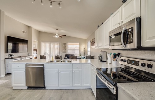 Springfield House | GORGEOUS NEWLY UPDATED HOUSE IN GATED 55+ GOLF COMM.
