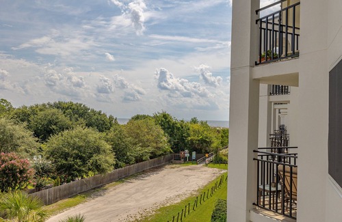 Saint Simons Island Condo | Gorgeous Oceanfront Condominium with Pool. Beach Access with Partial Ocean View