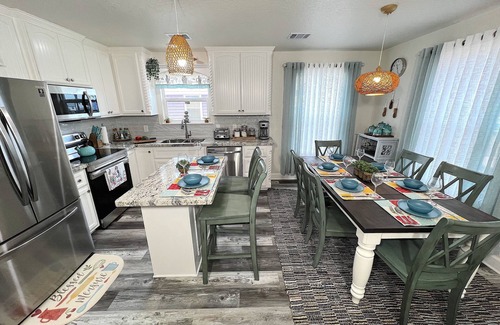 Surfside Beach House | ⛱ Gorgeous Ocean & Lake View, Beach Access, Spotlessly Decorated, Pets welcome