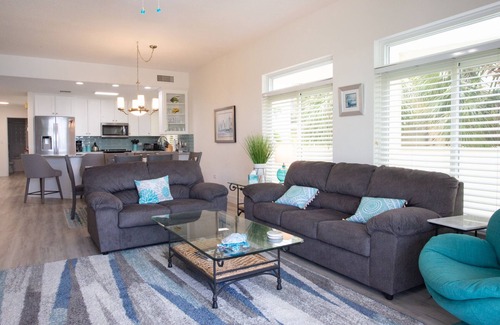 Seven Mile Beach Condo | Gorgeous ocean views on Seven Mile Beach!