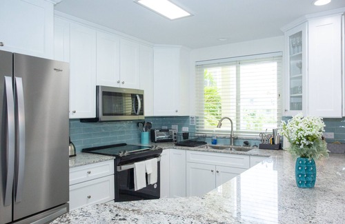 Seven Mile Beach Condo | Gorgeous ocean views on Seven Mile Beach!