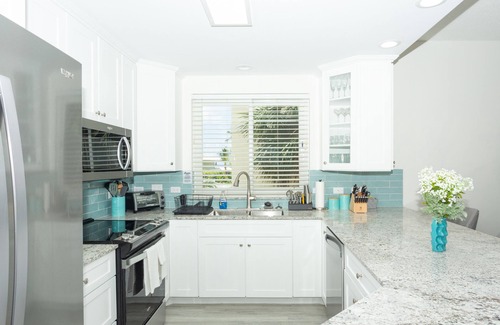 Seven Mile Beach Condo | Gorgeous ocean views on Seven Mile Beach!