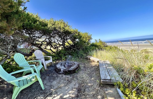 Waldport House | Gorgeous Oceanfront Beach House - Elegant Modern w/Stunning Expansive Views