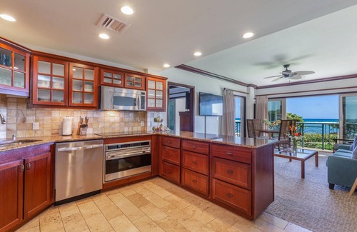 Kapaa House | GORGEOUS OCEANFRONT CONDO W/AMAZING VIEWS - Waipouli A204