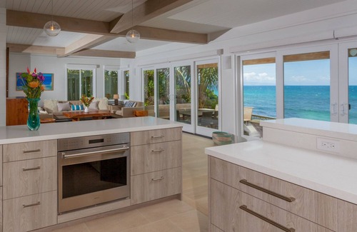 Paia House | Gorgeous Oceanfront Paia Bay Home